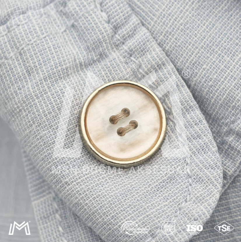 Sewing Holed Buttons